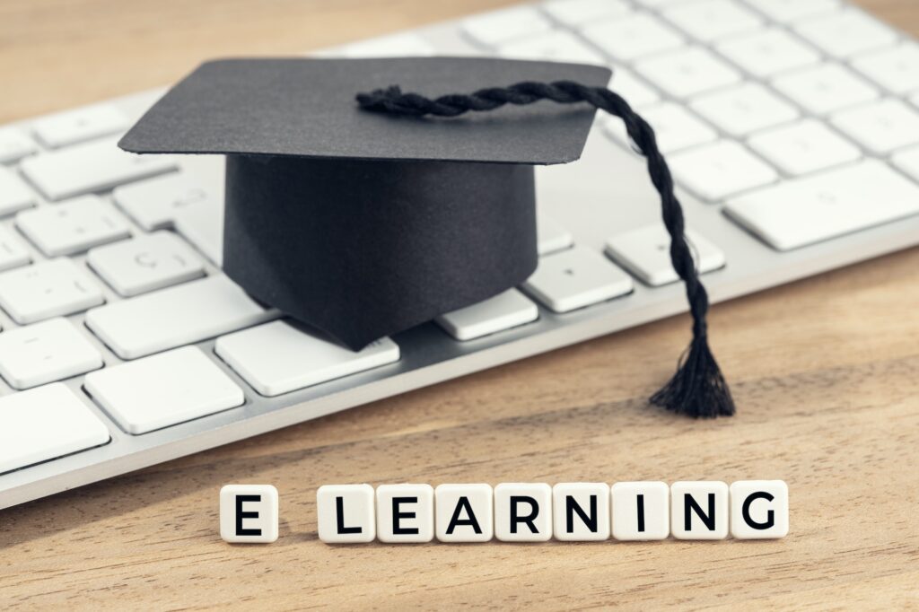 WHY E-LEARNING IS  BEST?